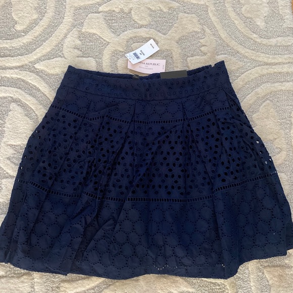 🎉 New Banana Republic Eyelet Skirt - Picture 1 of 5